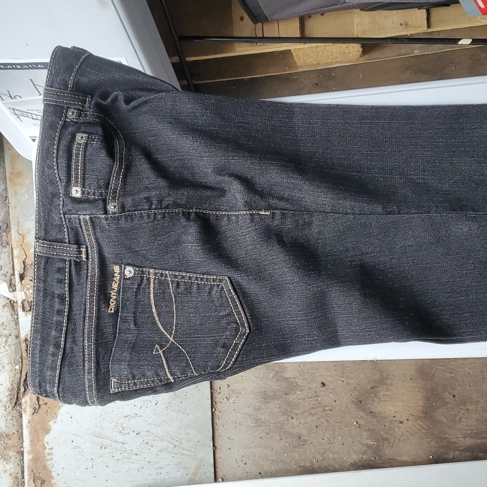 Women DKNY size 8 jeans 👖